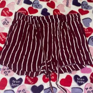 Maroon & White stripped shorts L or comfy fit M ❤️